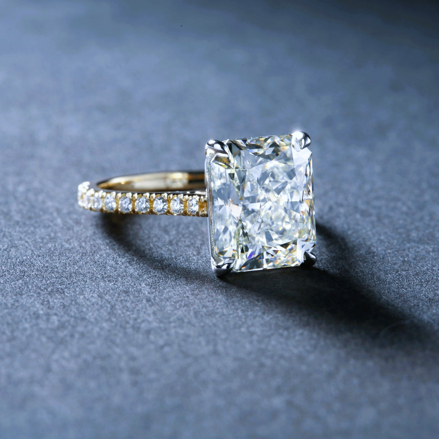 Radiant Cut Diamond Engagement Ring in Yellow Gold – Dallas - Shapiro Diamonds